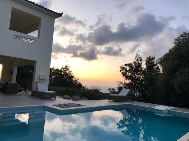 Villa Kyparissia De Wandelboom à Vrises  Extérieur photo