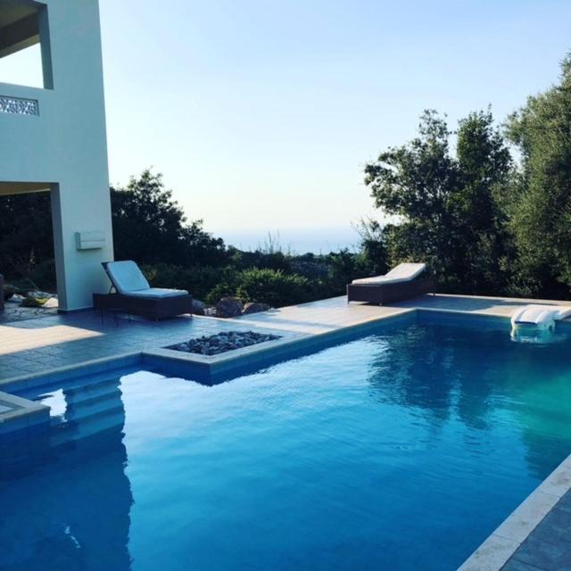 Villa Kyparissia De Wandelboom à Vrises  Extérieur photo