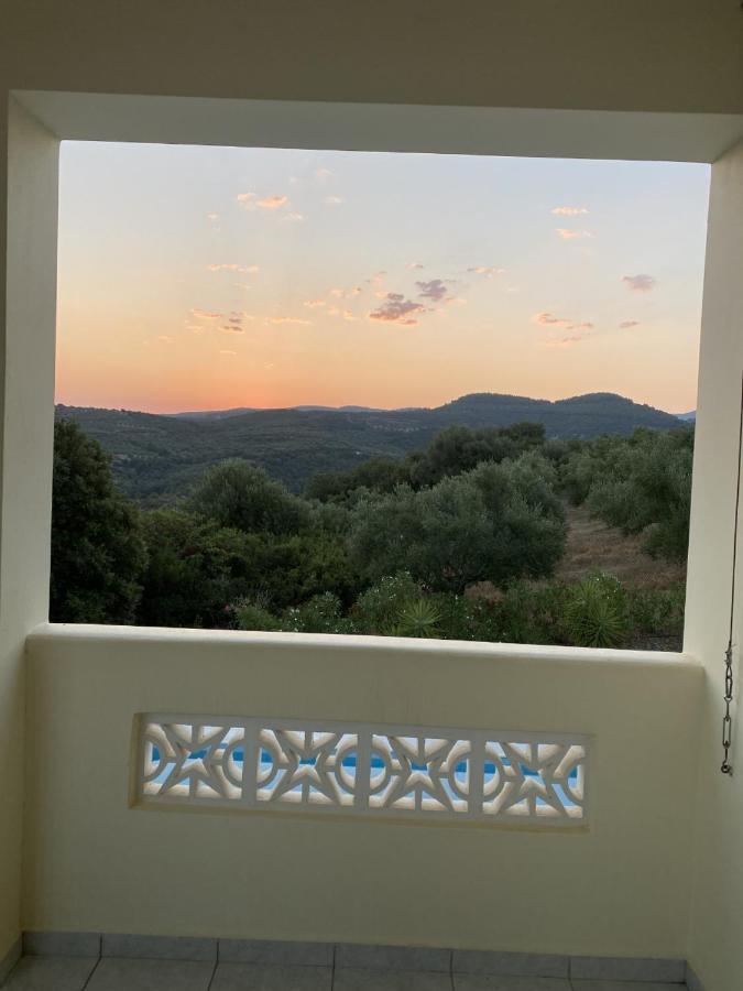 Villa Kyparissia De Wandelboom à Vrises  Extérieur photo