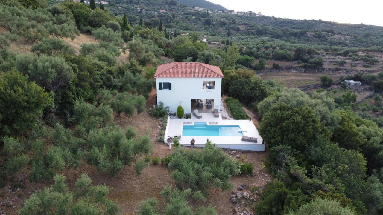 Villa Kyparissia De Wandelboom à Vrises  Extérieur photo