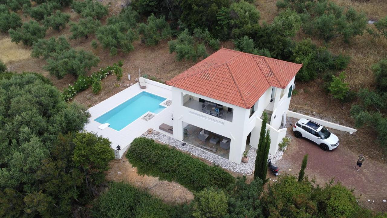 Villa Kyparissia De Wandelboom à Vrises  Extérieur photo
